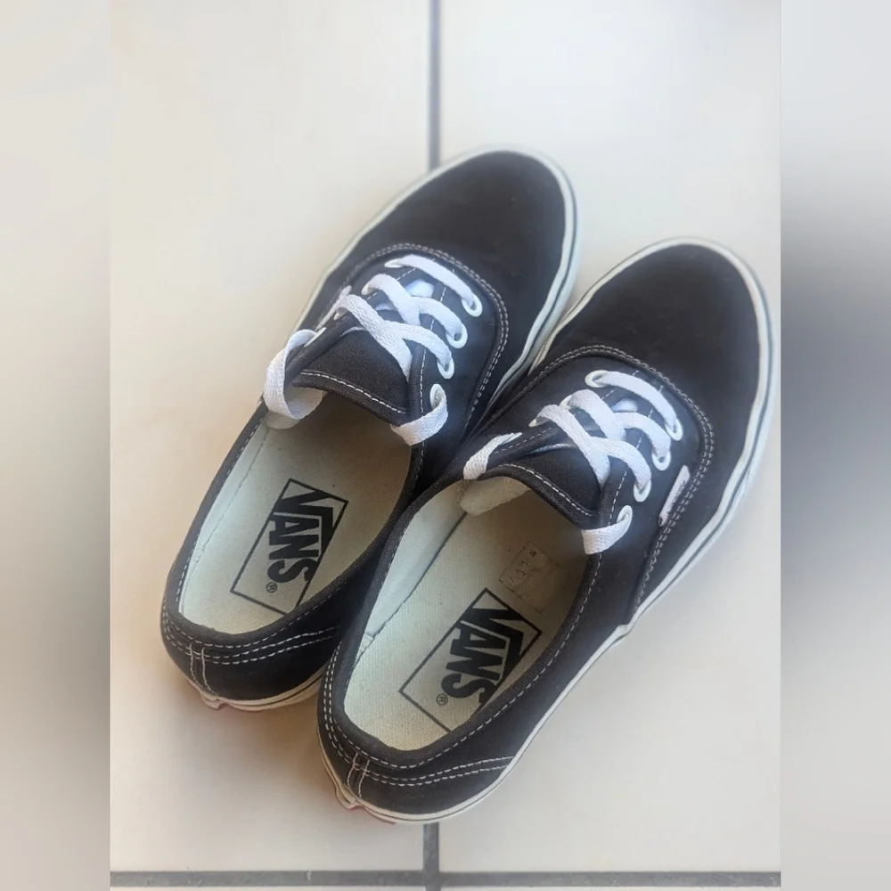Kids | Vans | Authentic Black Classic - Kids 5Y - Picture 3 of 10